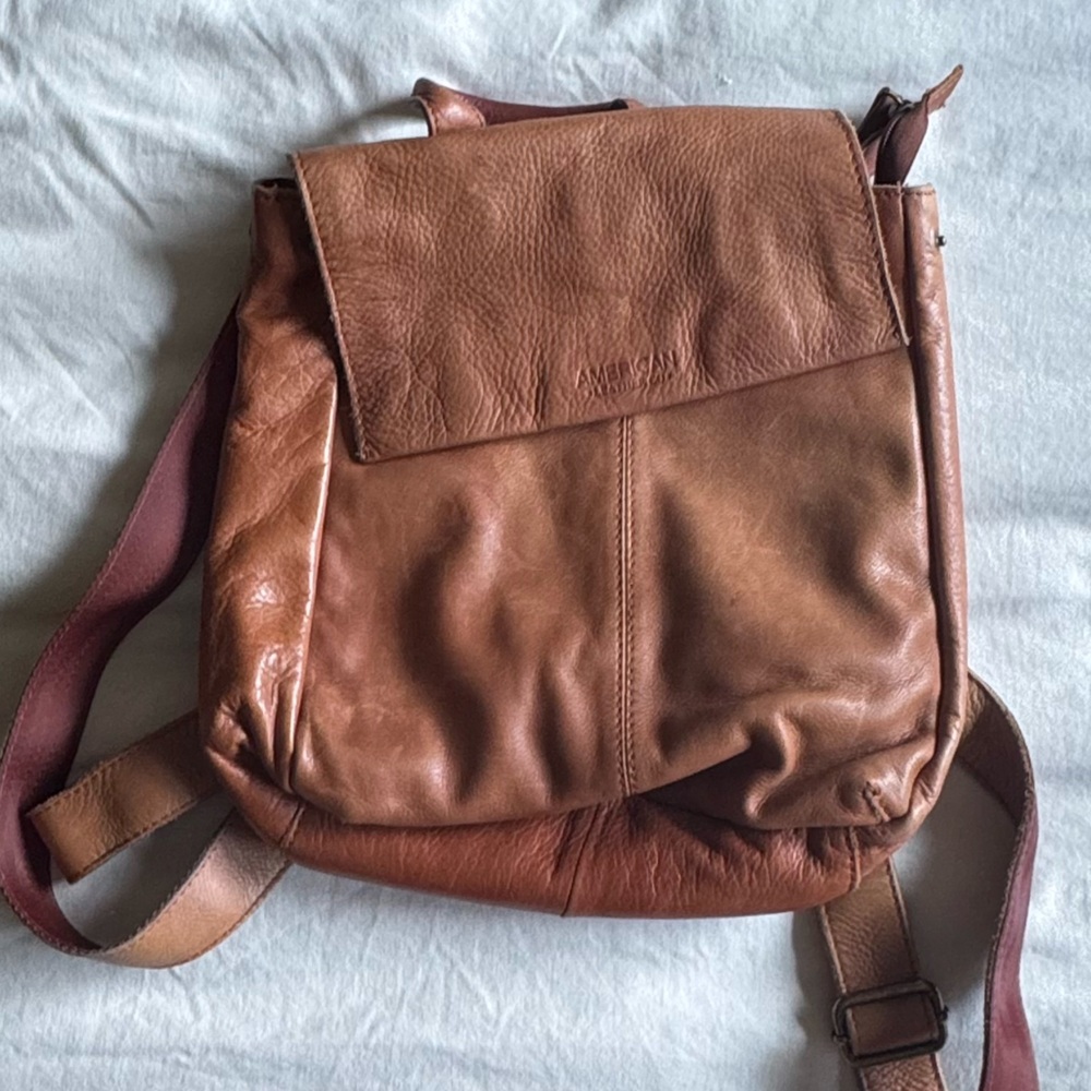Elegant Tan Leather Men's Backpack